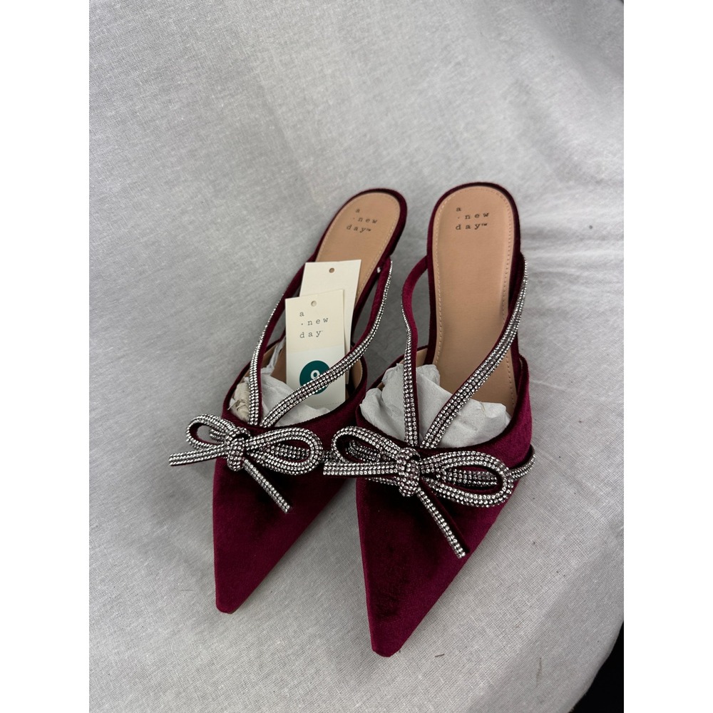 A New Day Womens Burgundy Velvet Rhinestone Bow Pointed Toe‎ Kitten Heel Mules 9 - Picture 2 of 6